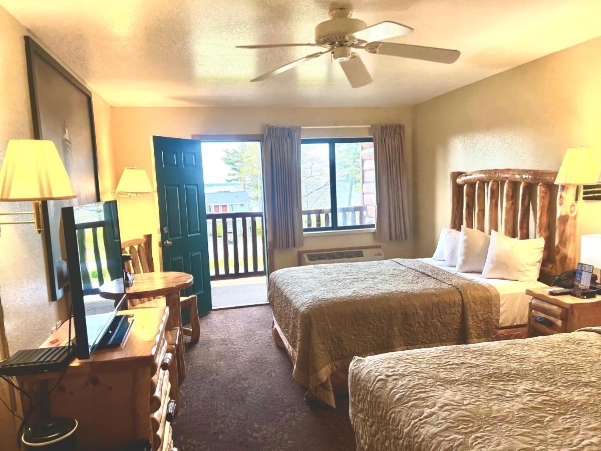 Queen Room with Two Queen Beds and Bridge View at Super 8 by Wyndham Bridgeview of Mackinaw City