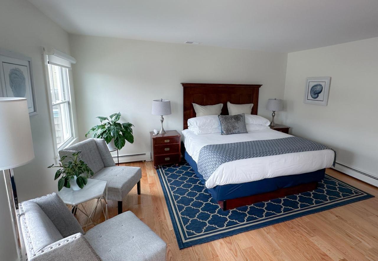 | Harborside Inn