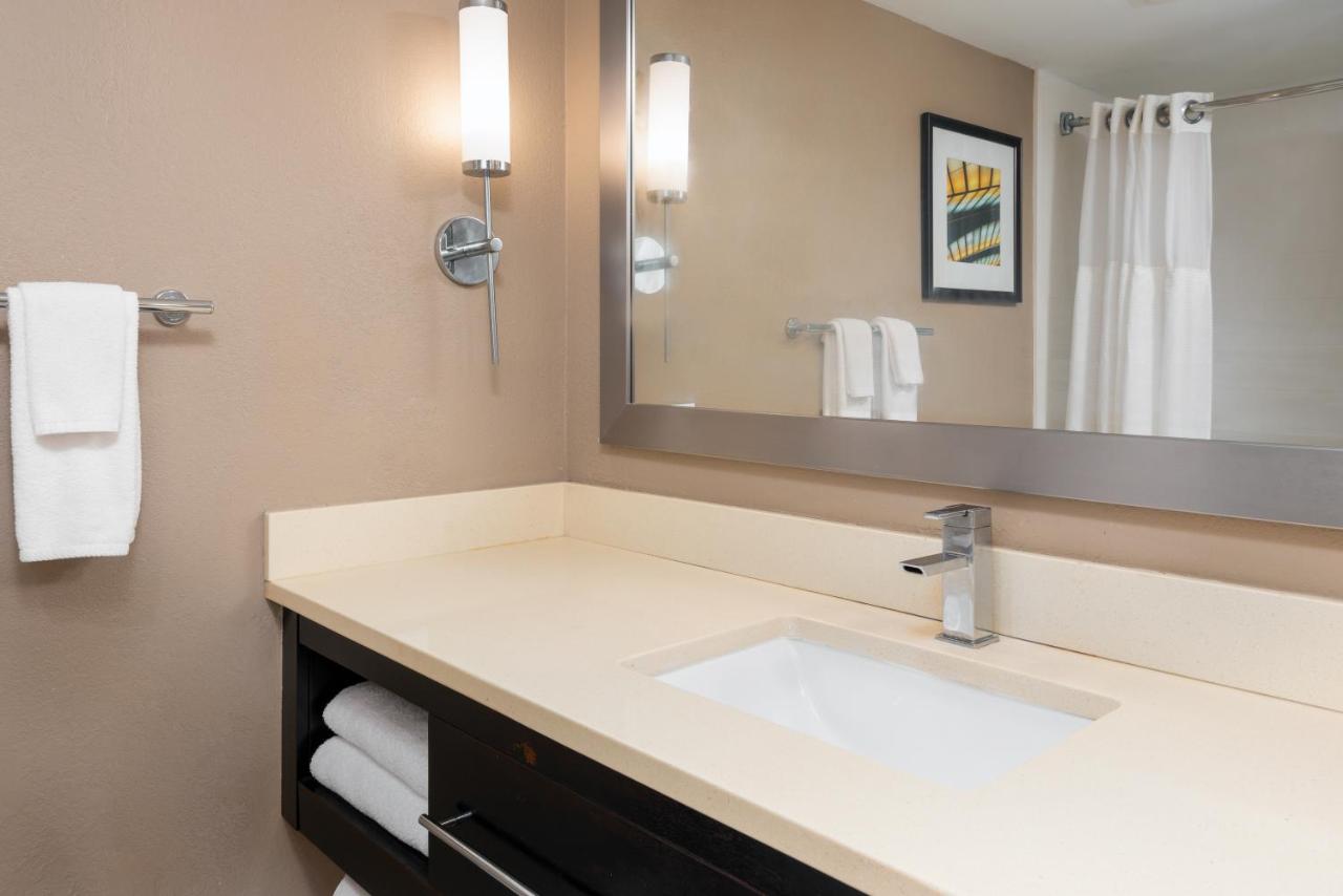 | Holiday Inn Hotel Miami-Doral Area, an IHG Hotel