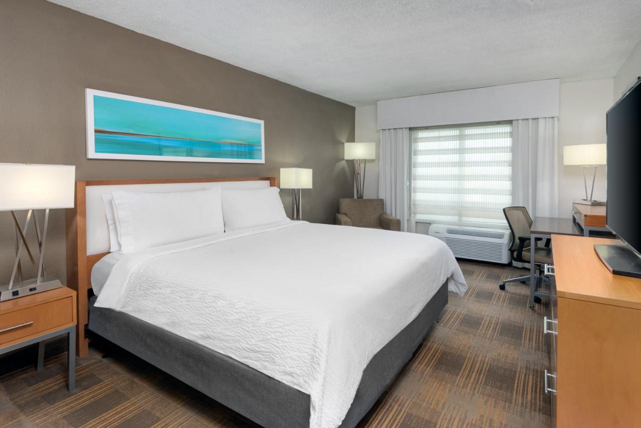 | Holiday Inn Hotel Miami-Doral Area, an IHG Hotel
