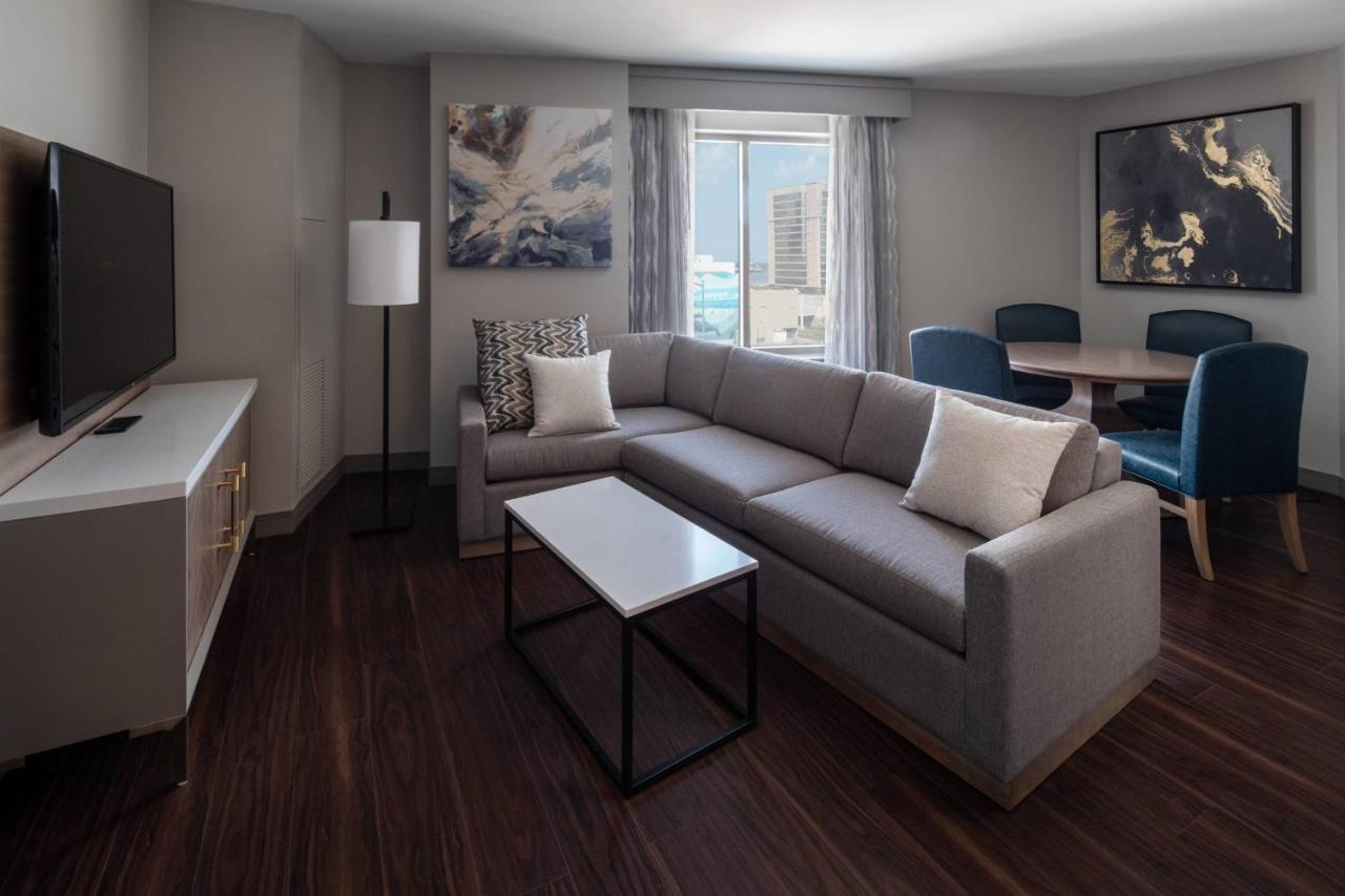 Junior Suite at New Orleans Marriott Warehouse Arts District