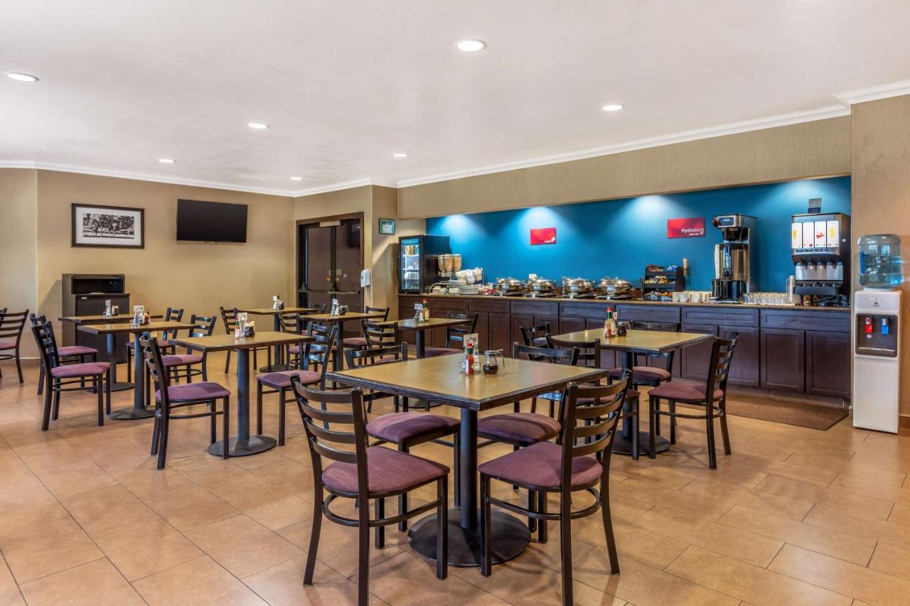 | Best Western Plus Wine Country Inn & Suites