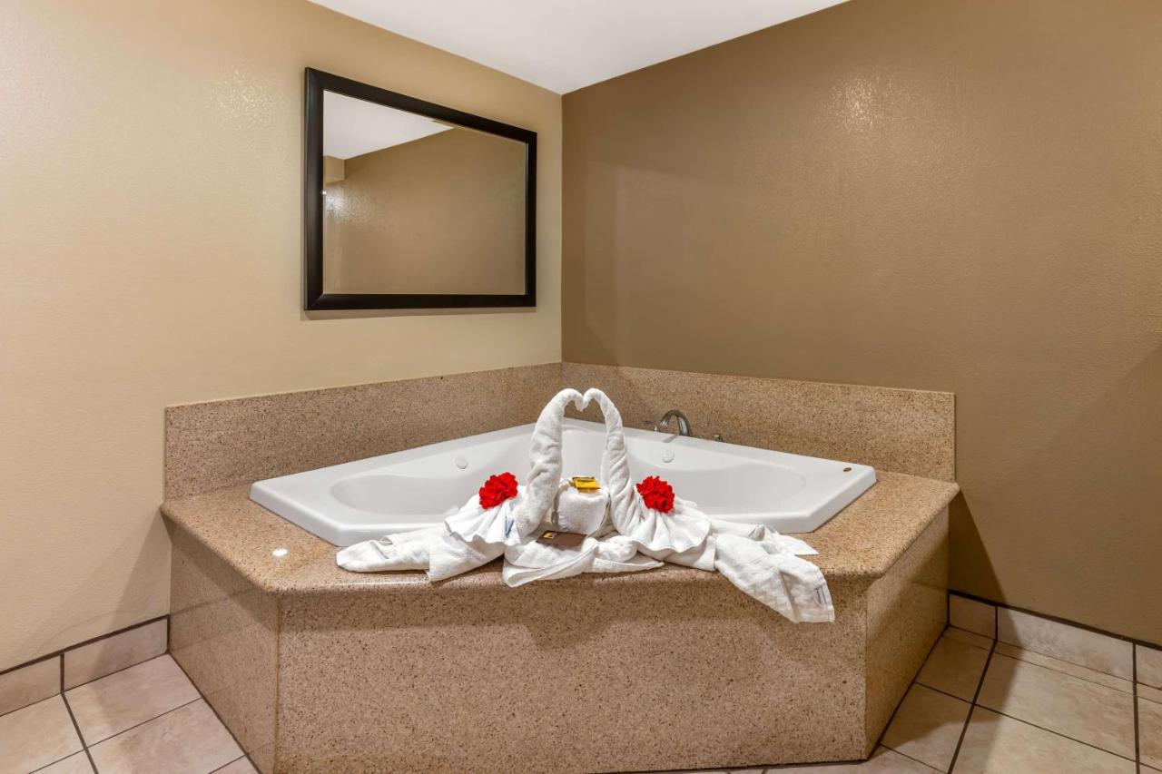 | Best Western Plus Wine Country Inn & Suites
