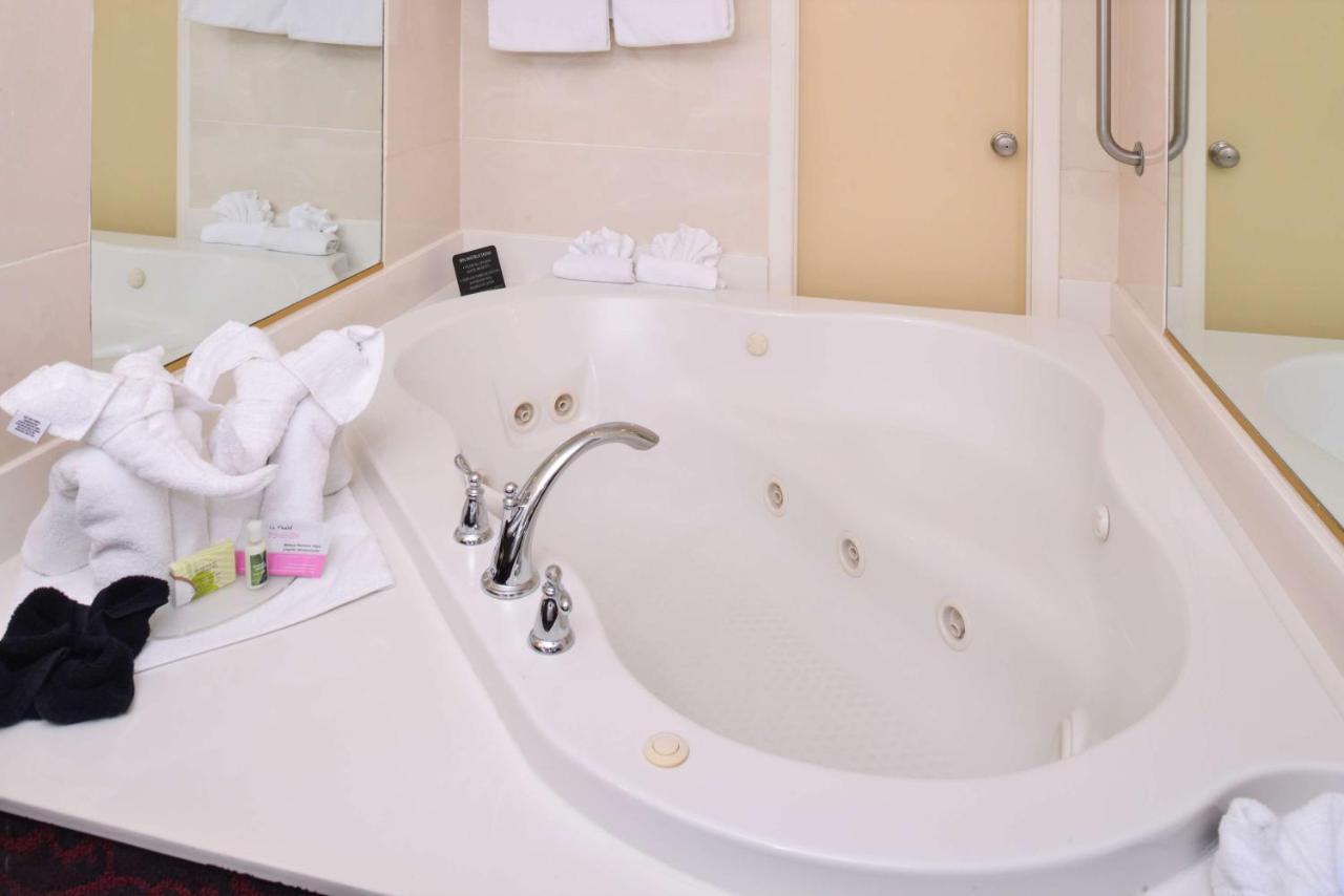 | Best Western Coral Hills