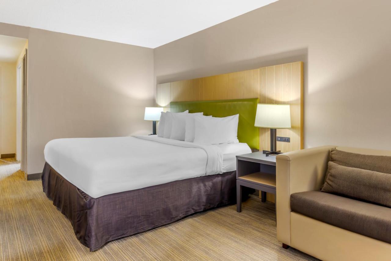 King Room - Non-Smoking at Country Inn & Suites by Radisson, Newport News South, VA