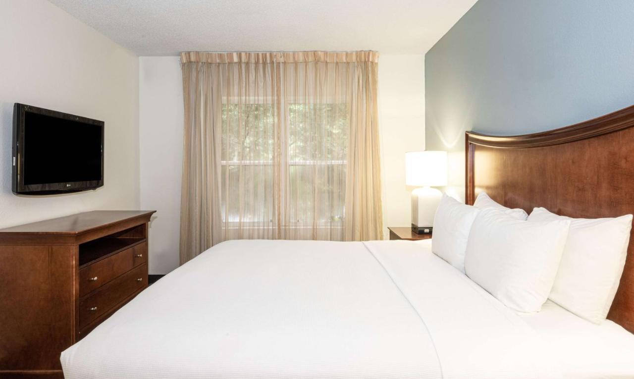 One-Bedroom King Suite at Hyatt House Herndon/Reston