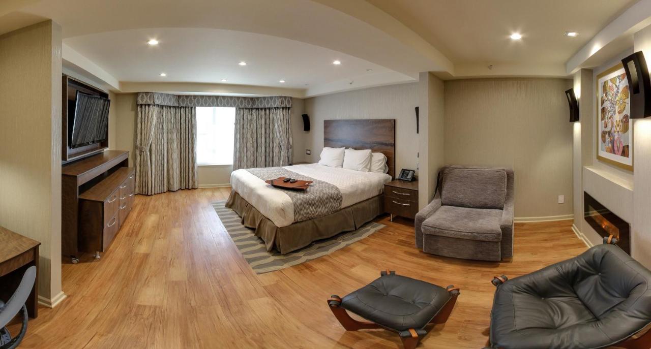 Executive King Junior Suite at Hotel Strata