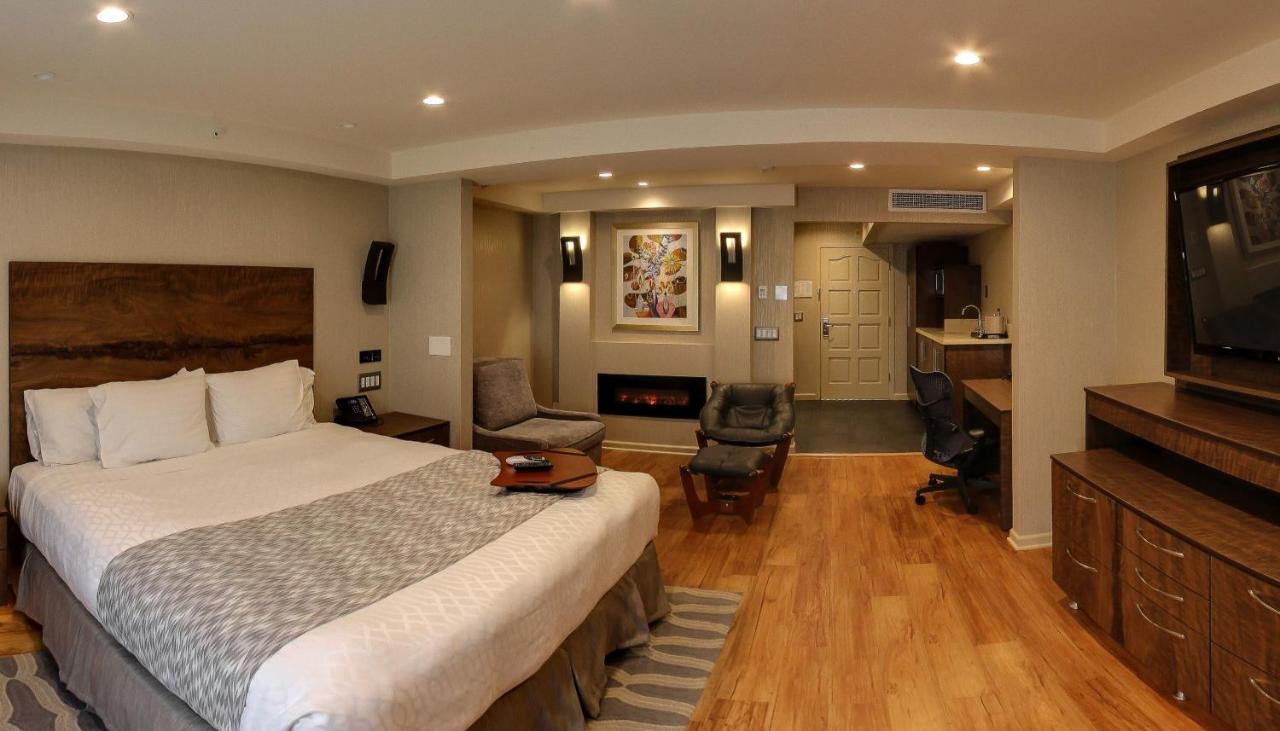 Executive King Junior Suite at Hotel Strata