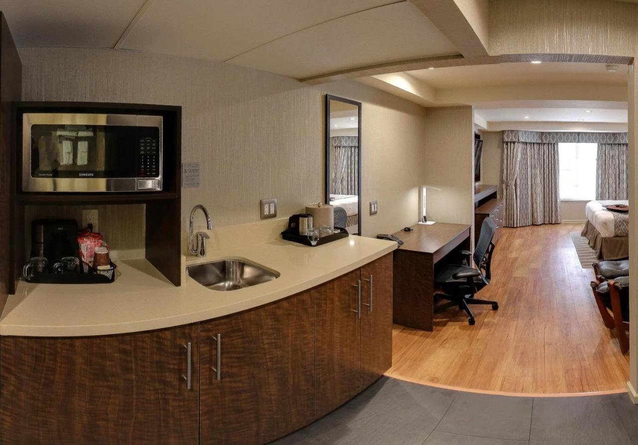 Executive King Junior Suite at Hotel Strata