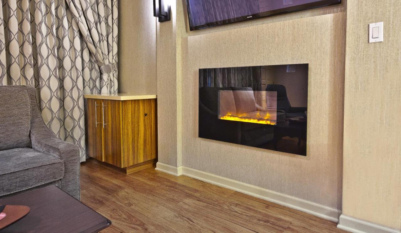 King Suite at Hotel Strata