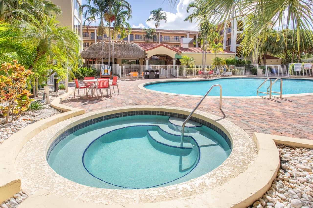 | Holiday Inn & Suites Boca Raton - North