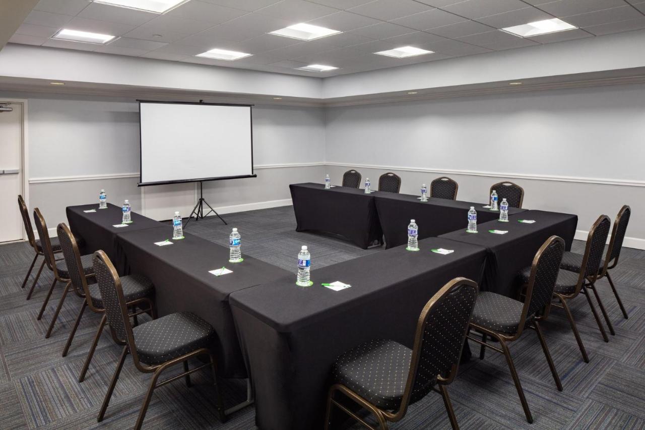 | Holiday Inn & Suites Boca Raton - North