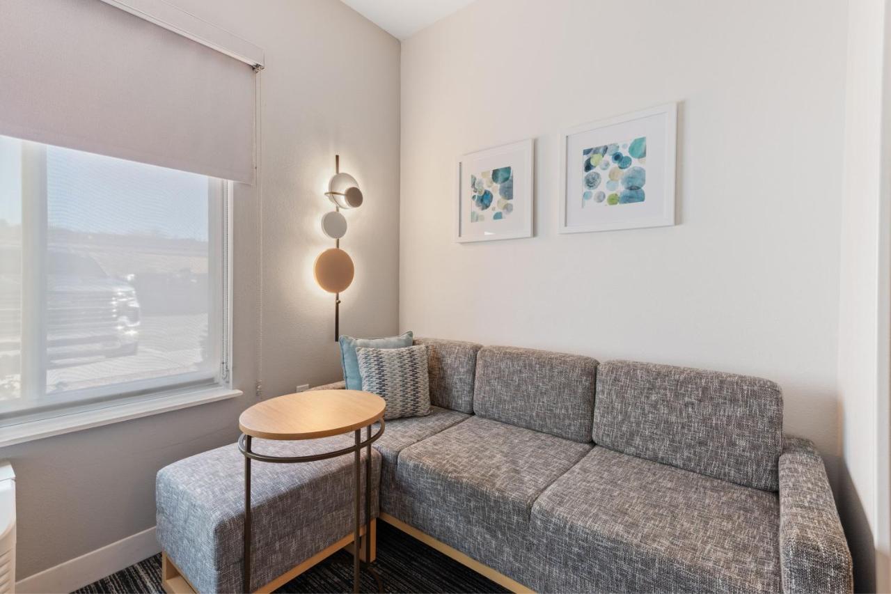 King Studio with Sofa Bed at TownePlace Suites by Marriott Pueblo Downtown