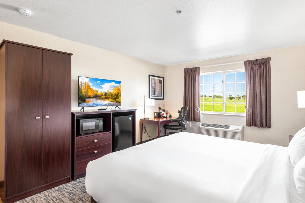  | Boarders Inn & Suites by Cobblestone Hotels - Shawano