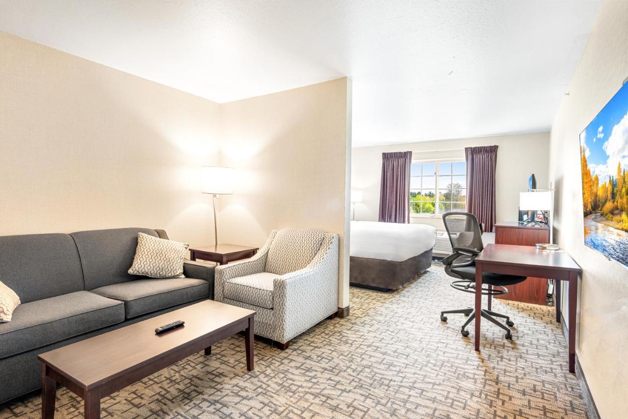 | Boarders Inn & Suites by Cobblestone Hotels - Shawano