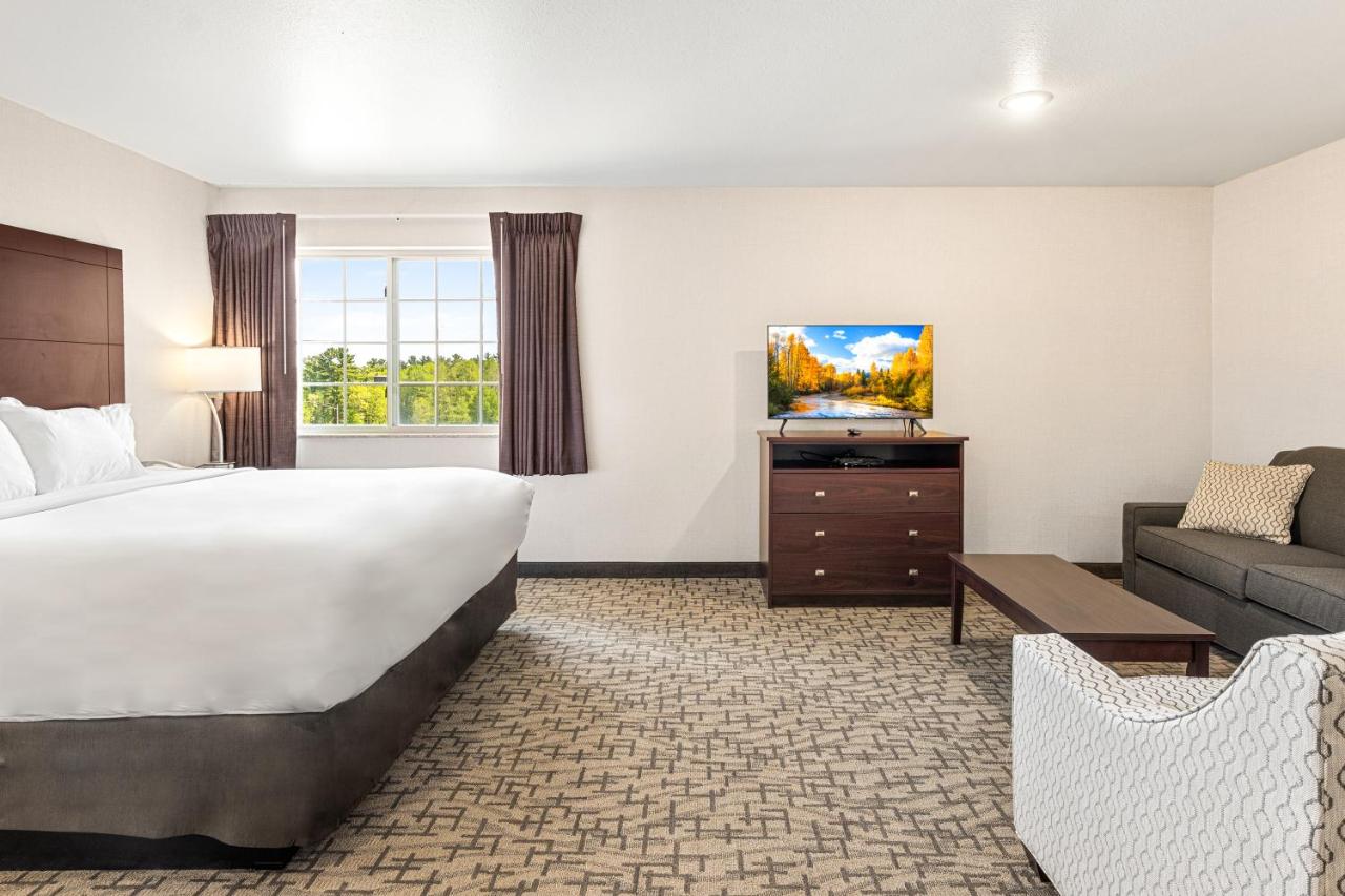  | Boarders Inn & Suites by Cobblestone Hotels - Shawano