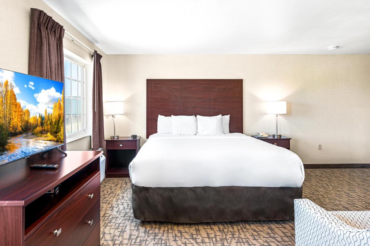  | Boarders Inn & Suites by Cobblestone Hotels - Shawano