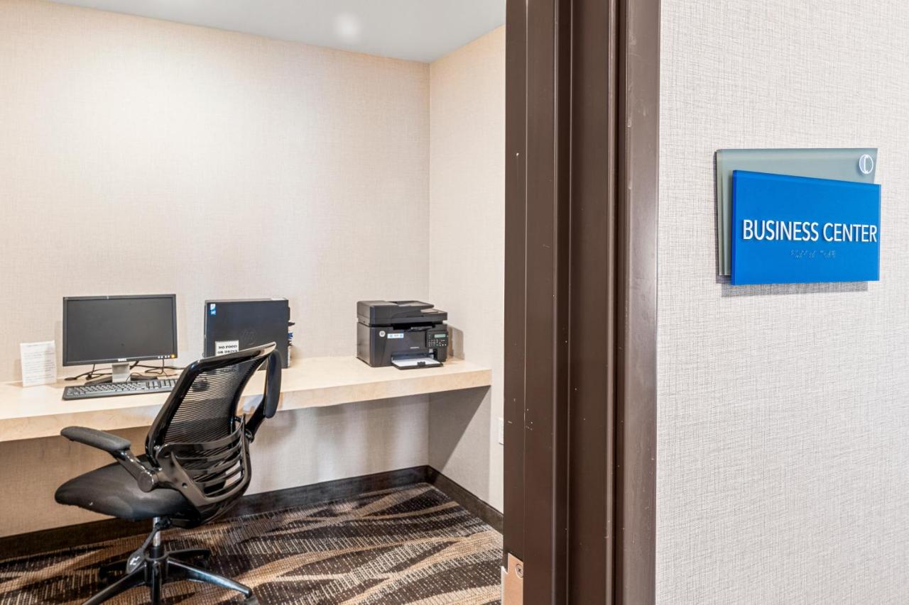  | Boarders Inn & Suites by Cobblestone Hotels - Shawano