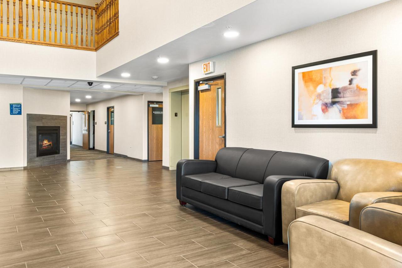  | Boarders Inn & Suites by Cobblestone Hotels - Shawano