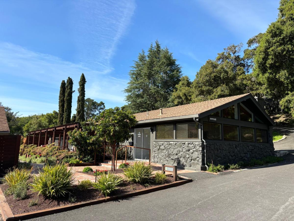 | Hidden Valley Inn
