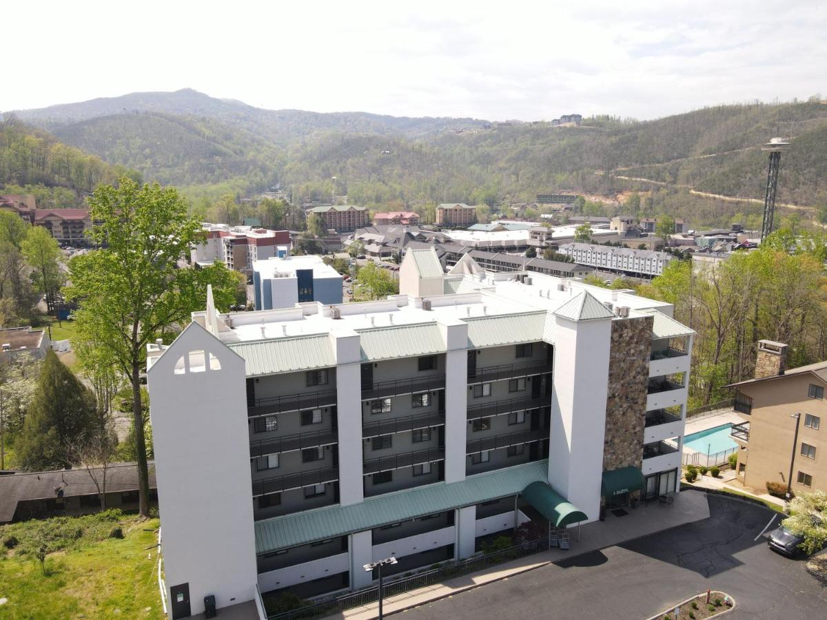  | Laurel Inn Condominium