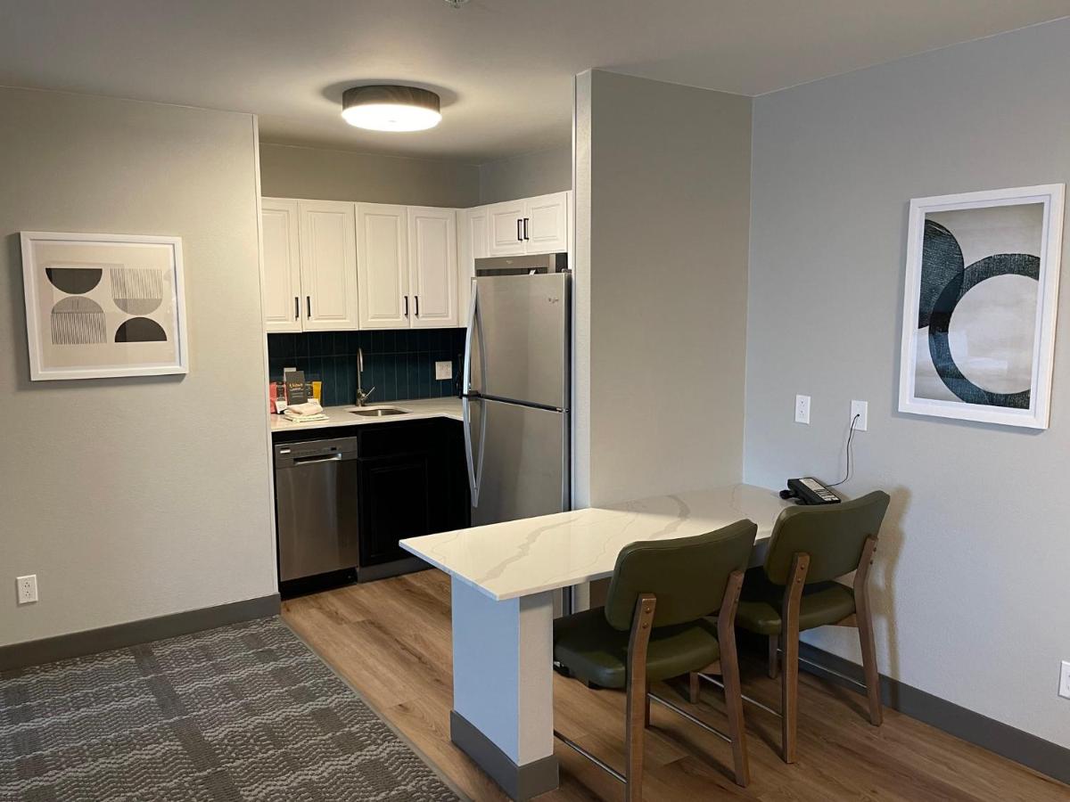 | Staybridge Suites West Des Moines, an IHG Hotel