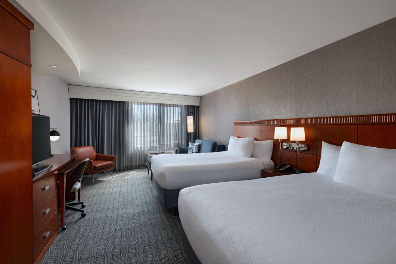 Queen Room with Two Queen Beds at Courtyard by Marriott Boise West Meridian