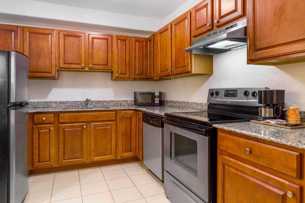 Efficiency King Room - Accessible/Non-Smoking at Comfort Inn & Suites Chesapeake - Portsmouth