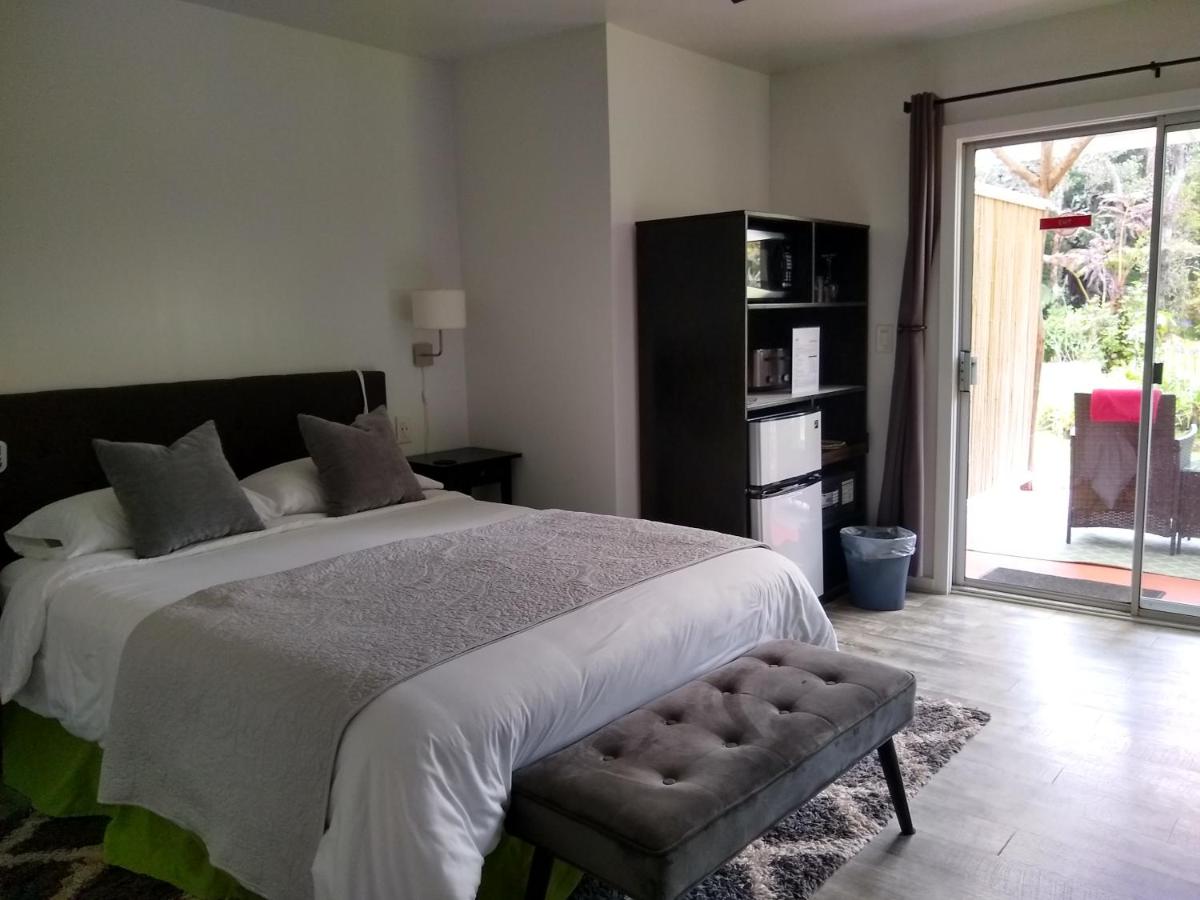 | Hale 'Ohu Bed & Breakfast