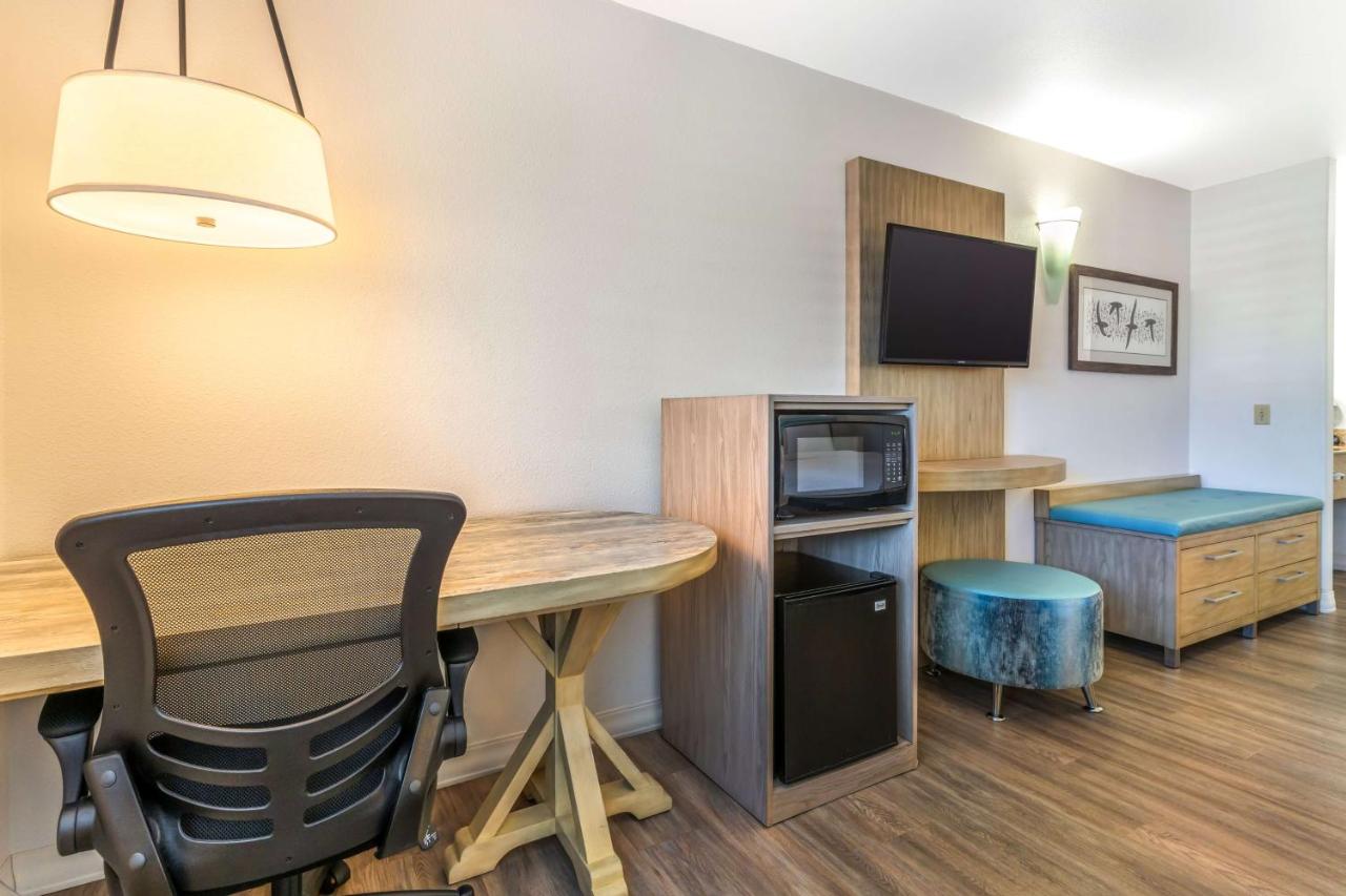 | Best Western Plus Capitola By-the-sea Inn & Suites