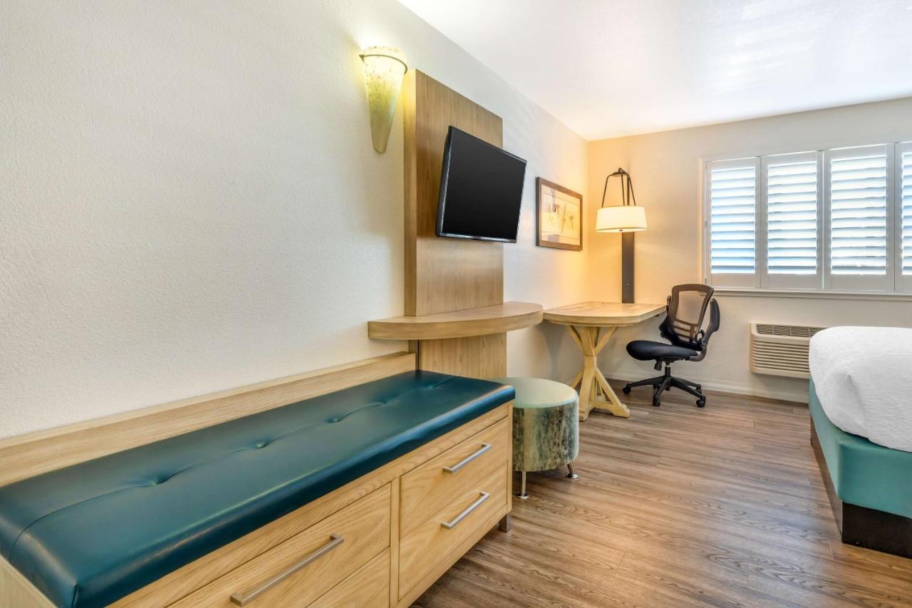Two-Bedroom Suite at Best Western Plus Capitola By-the-sea Inn & Suites