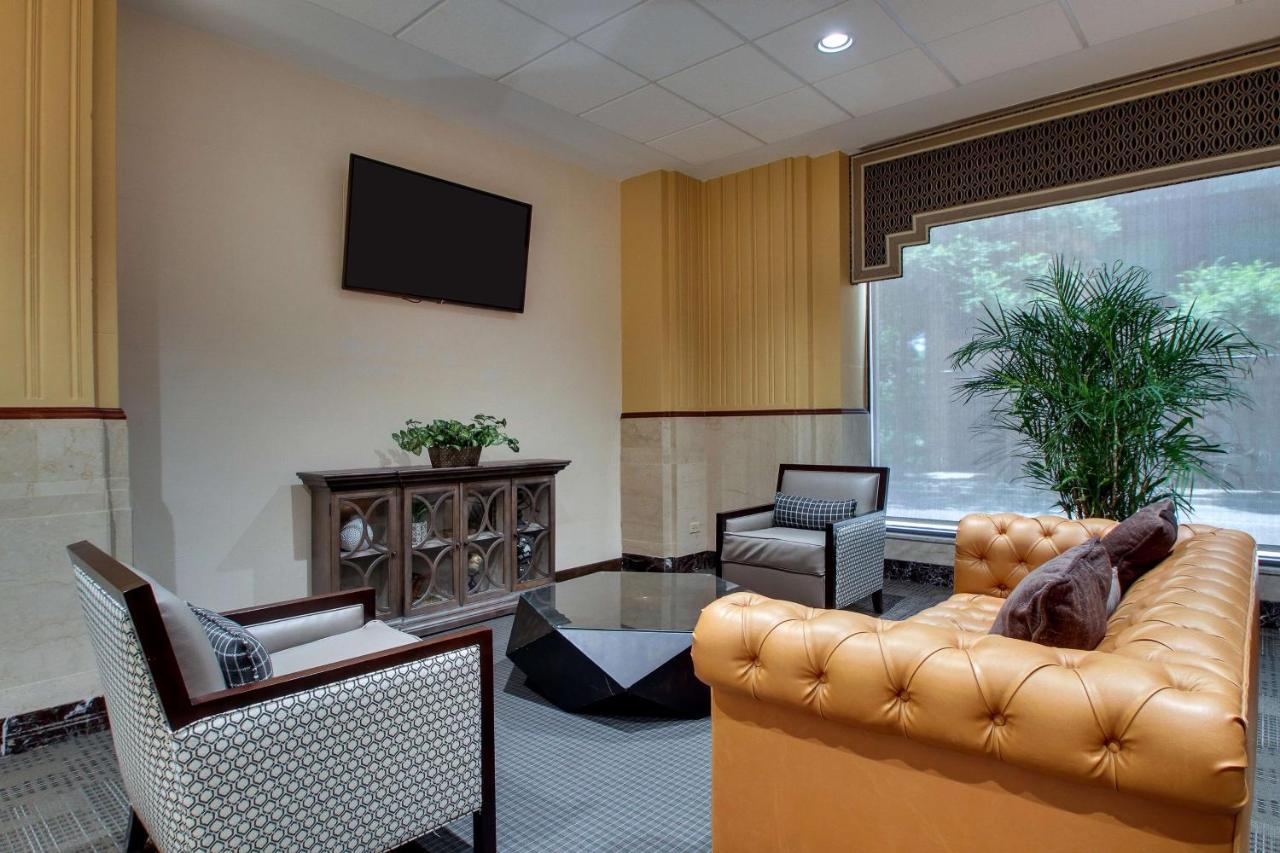 King Suite with Sofa Bed - Accessible, Tub at Drury Plaza Hotel San Antonio Riverwalk