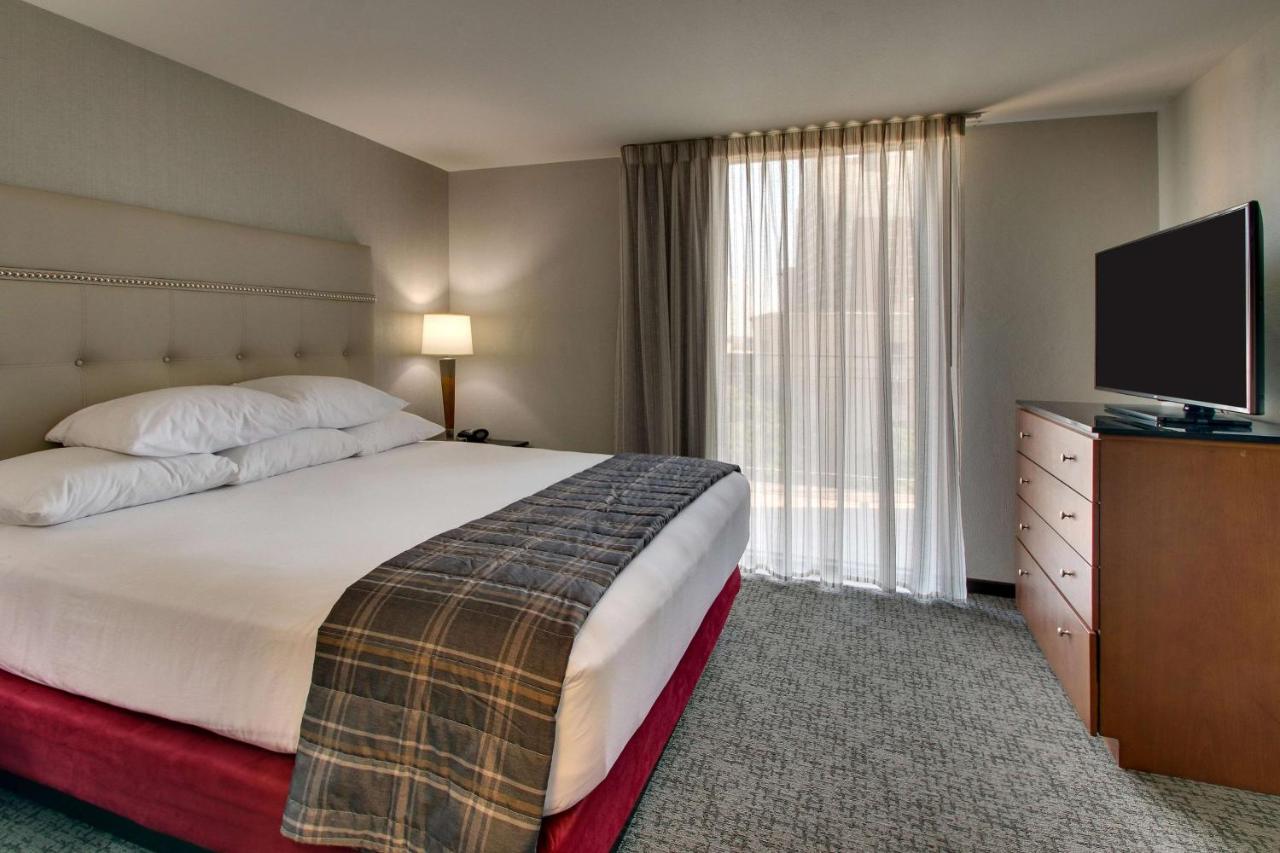 Queen Suite with Sofa Bed, Terrace - Accessible, Roll-in Shower at Drury Plaza Hotel San Antonio Riverwalk