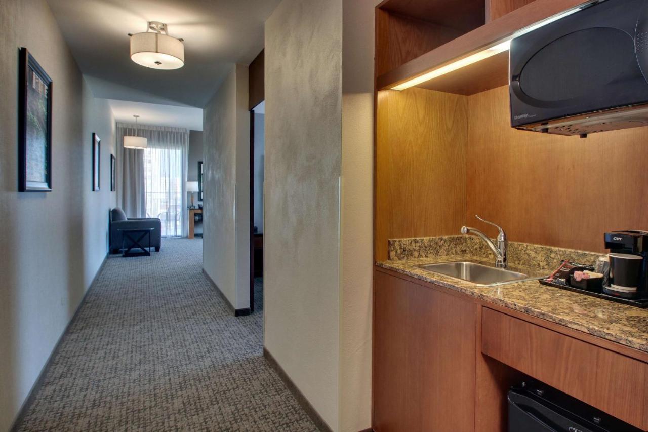 Queen Suite with Sofa Bed, Terrace - Accessible, Roll-in Shower at Drury Plaza Hotel San Antonio Riverwalk