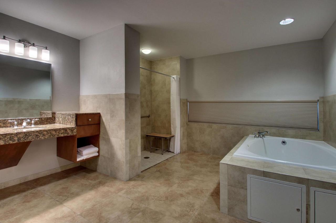 King Suite with Sofa Bed, Terrace, Jacuzzi - Accessible, Roll-in Shower at Drury Plaza Hotel San Antonio Riverwalk