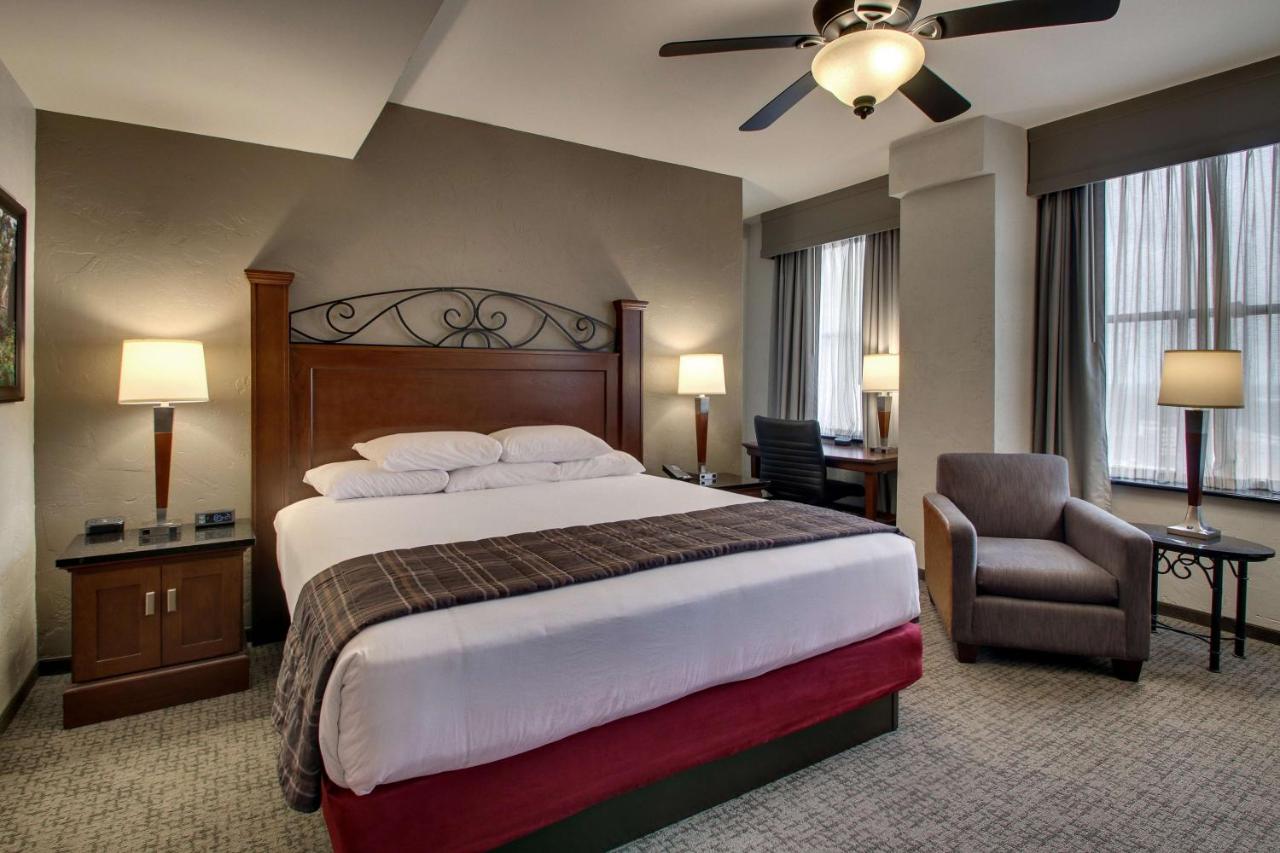 Deluxe King Room - High Floor at Drury Plaza Hotel San Antonio Riverwalk