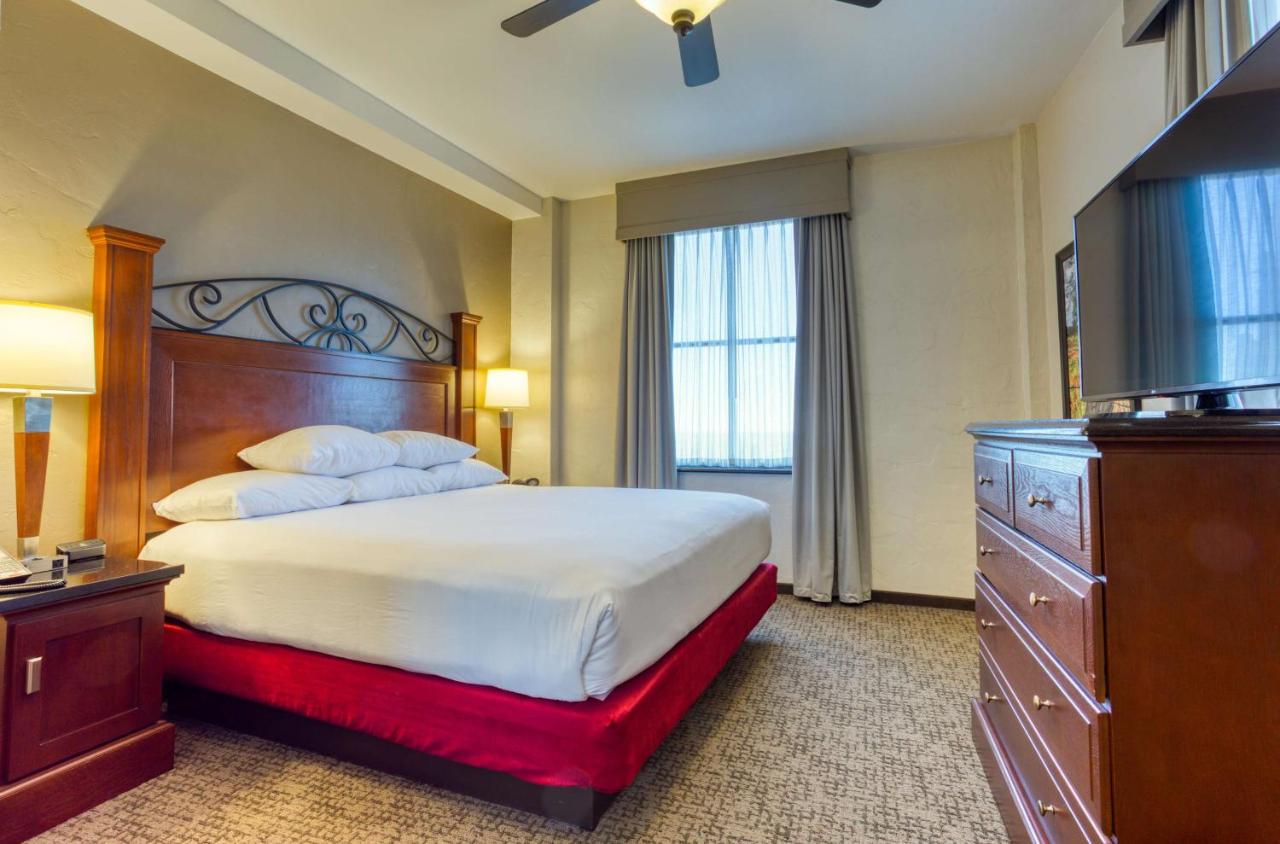 King Suite with Sofa Bed at Drury Plaza Hotel San Antonio Riverwalk
