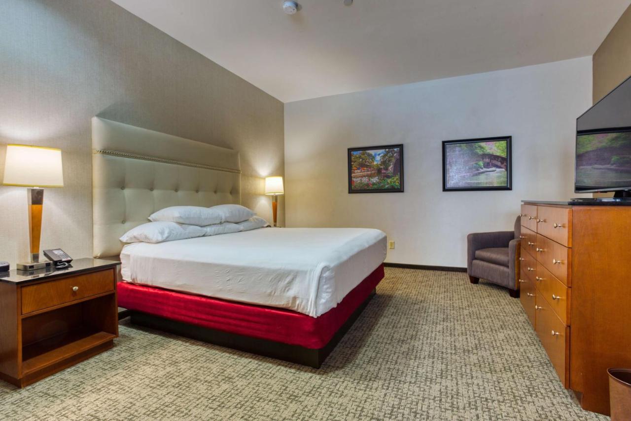 King Suite with Spa Bath at Drury Plaza Hotel San Antonio Riverwalk