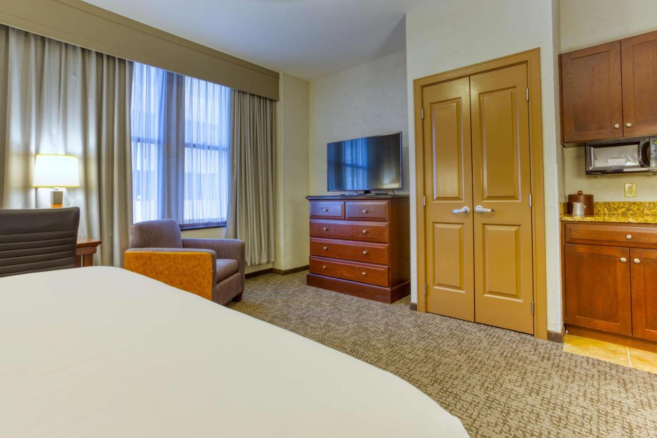 Deluxe King Room with Sofa Bed at Drury Plaza Hotel San Antonio Riverwalk