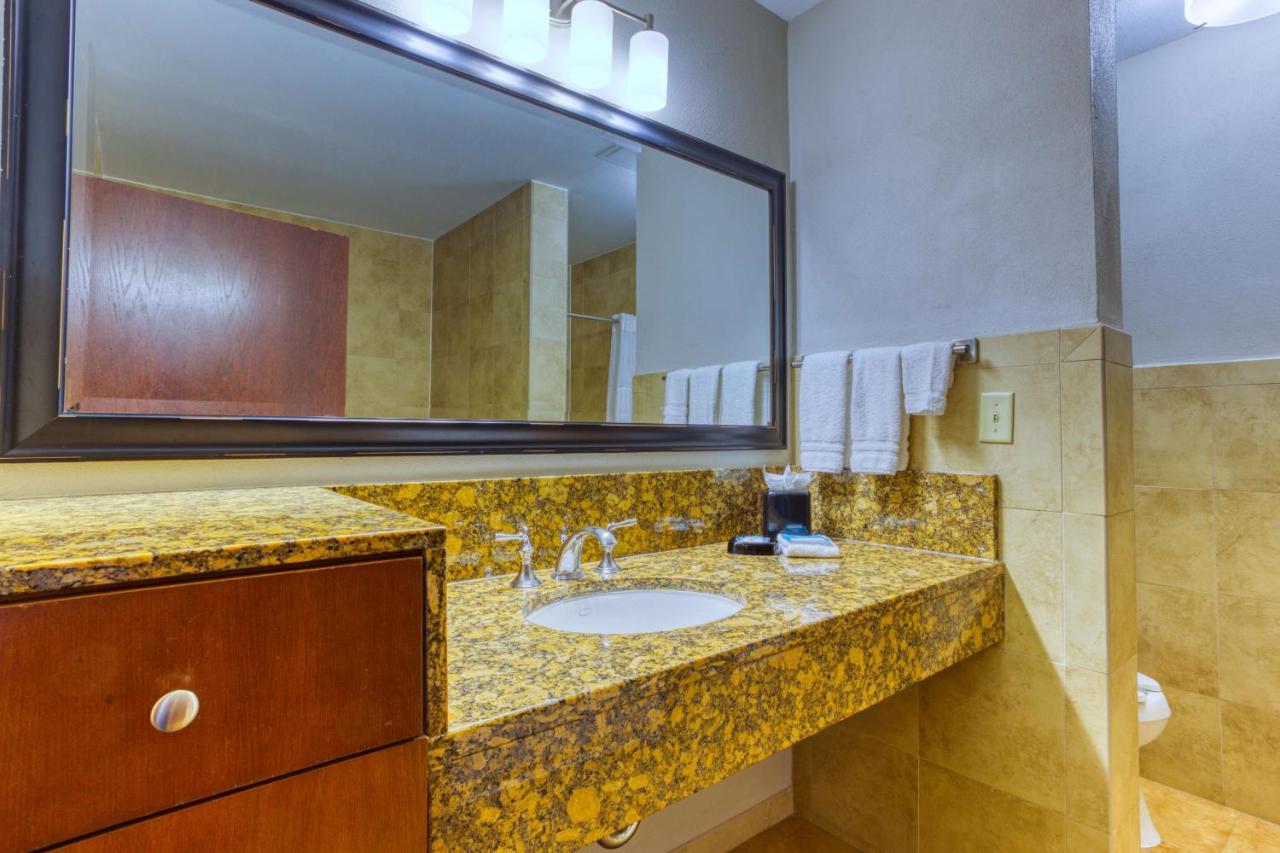 King Suite with Spa Bath with Terrace at Drury Plaza Hotel San Antonio Riverwalk