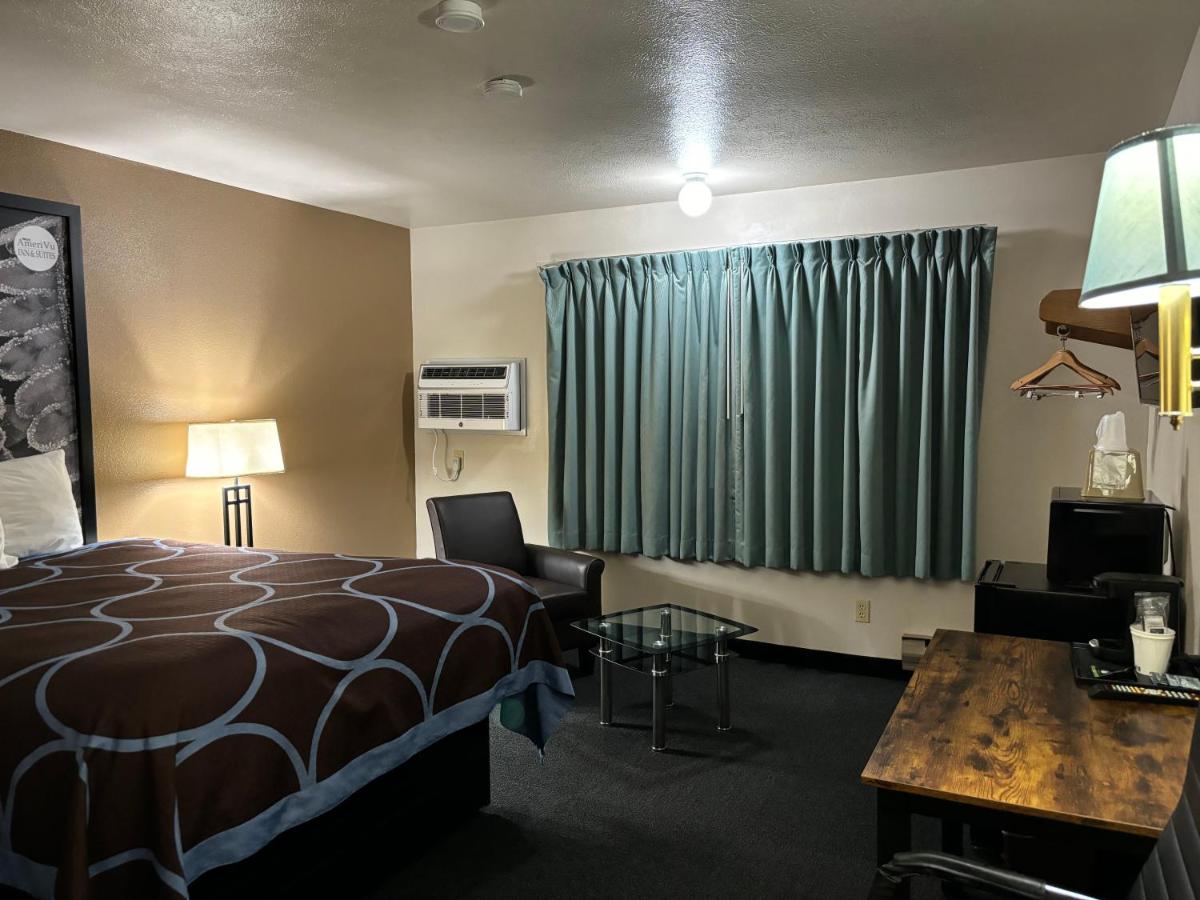 | AmeriVu Inn and Suites Shawano WI