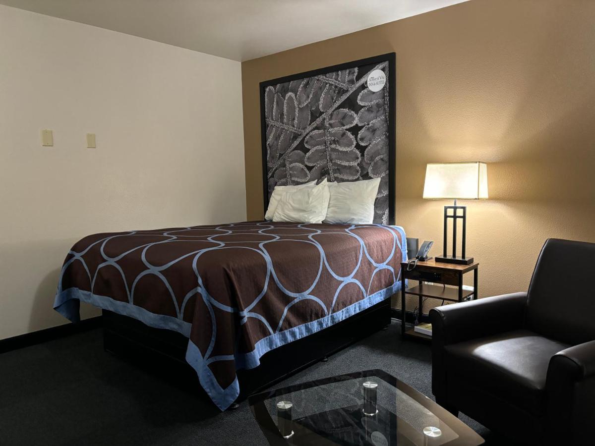 | AmeriVu Inn and Suites Shawano WI