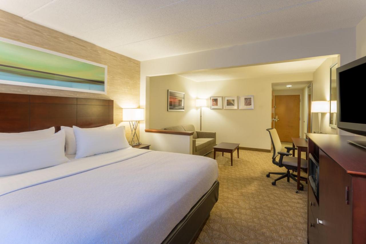 | Holiday Inn Baltimore BWI Airport, an IHG Hotel