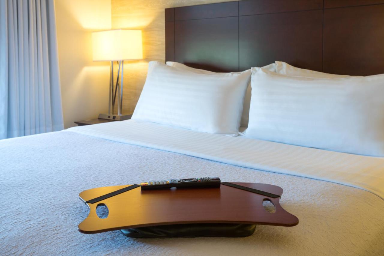 | Holiday Inn Baltimore BWI Airport, an IHG Hotel