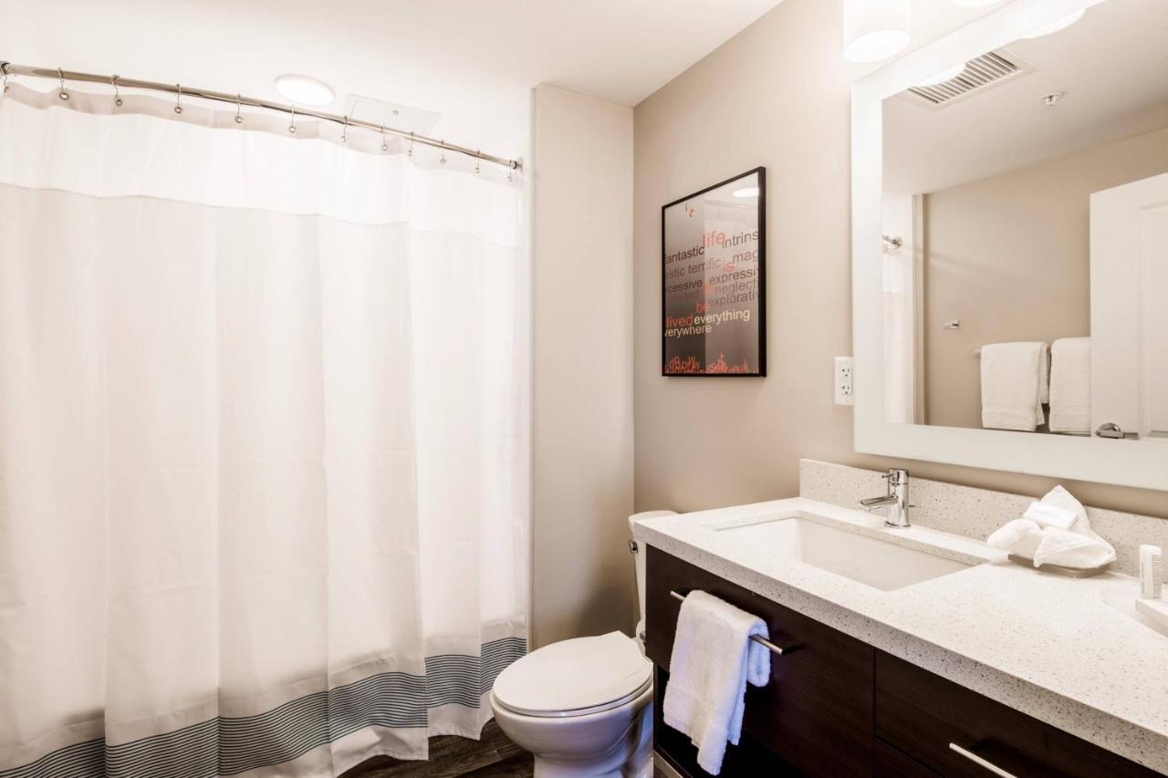 Queen Studio at TownePlace Suites by Marriott Cleveland