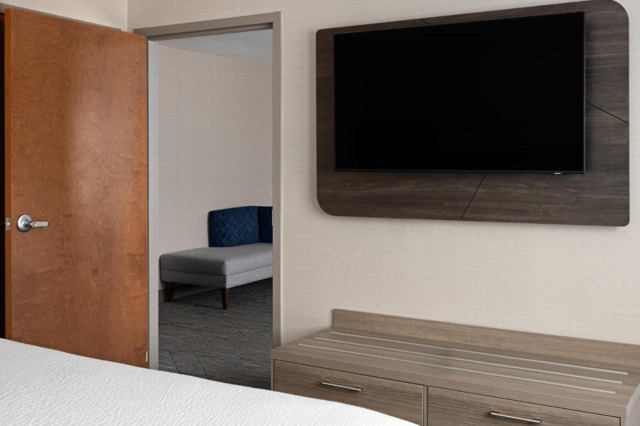 | Holiday Inn Express Hotel & Suites Freeport, an IHG Hotel