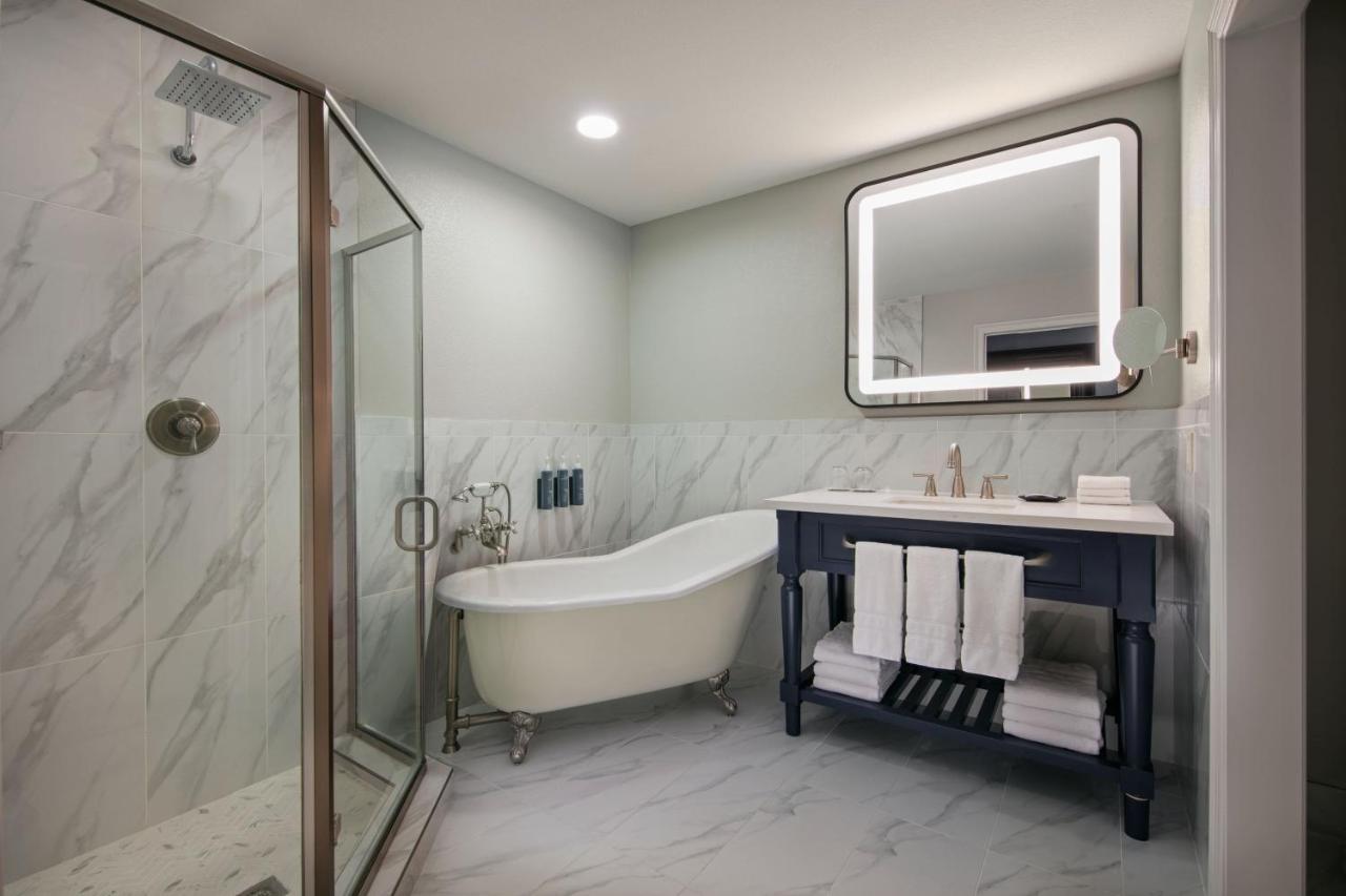 Guest room, 2 Double at The Westin Sacramento Hotel & Marina