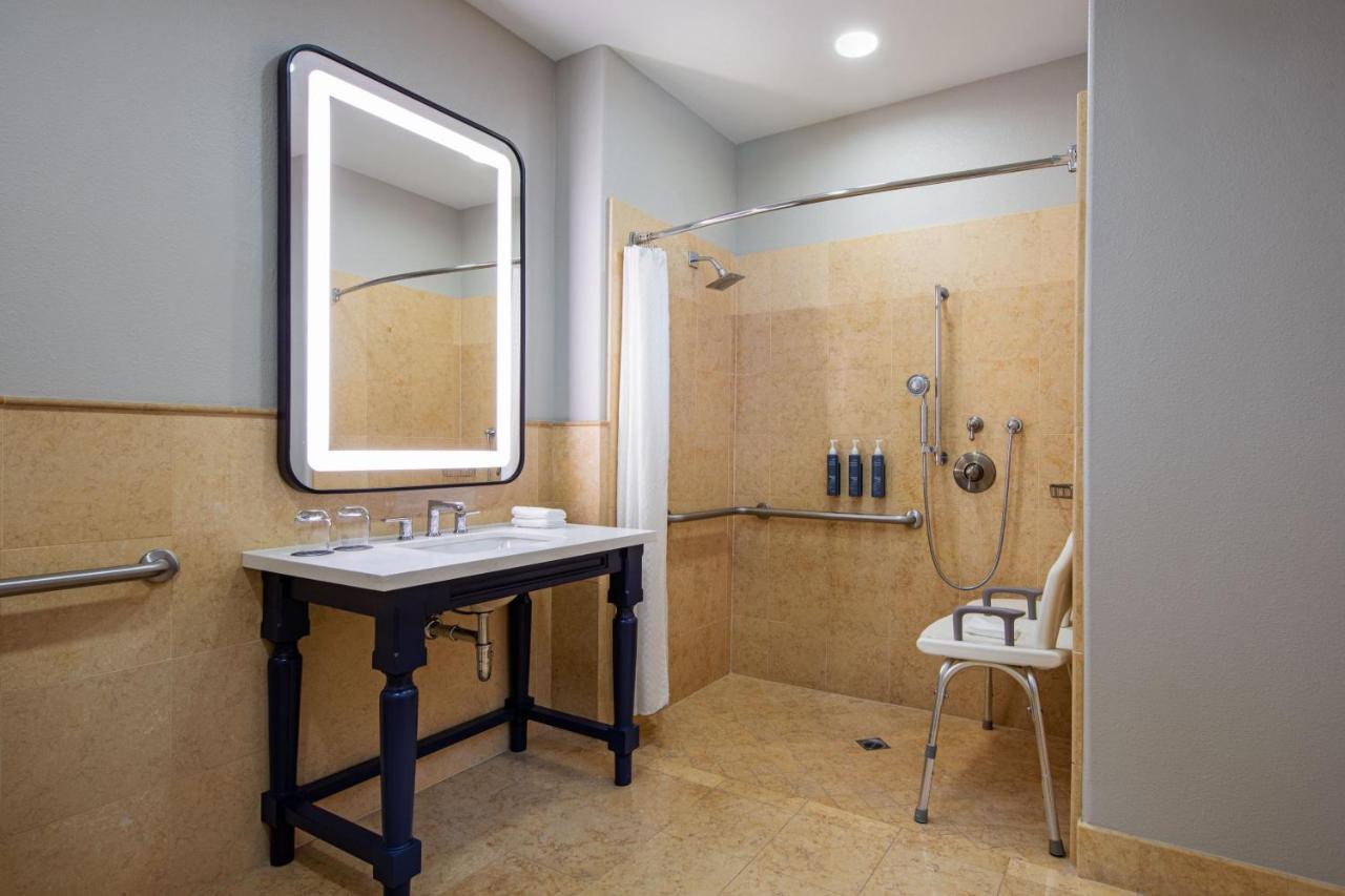 | The Westin Sacramento