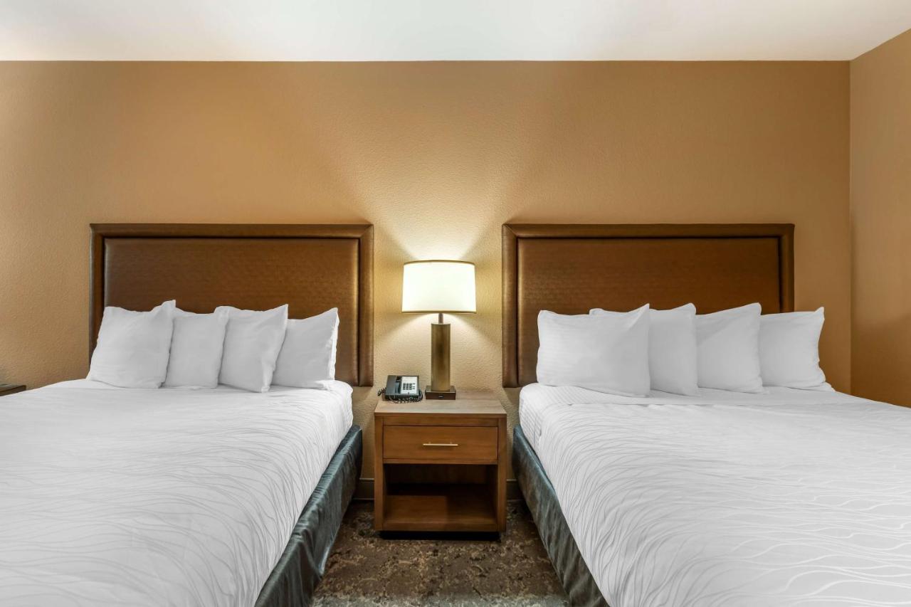 Queen Room with Two Queen Beds at Best Western Plus Inn Scotts Valley