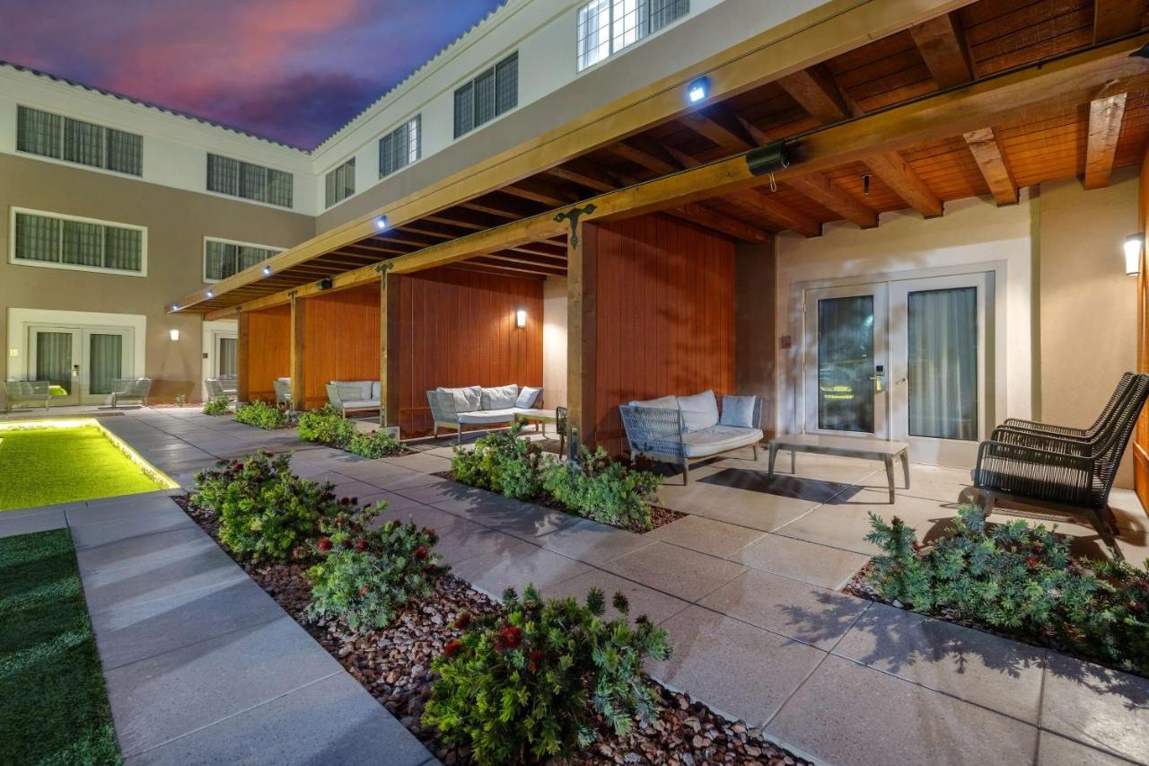 King Suite with Sofa Bed and Private Patio - Non-Smoking at Aiden by Best Western Scottsdale North